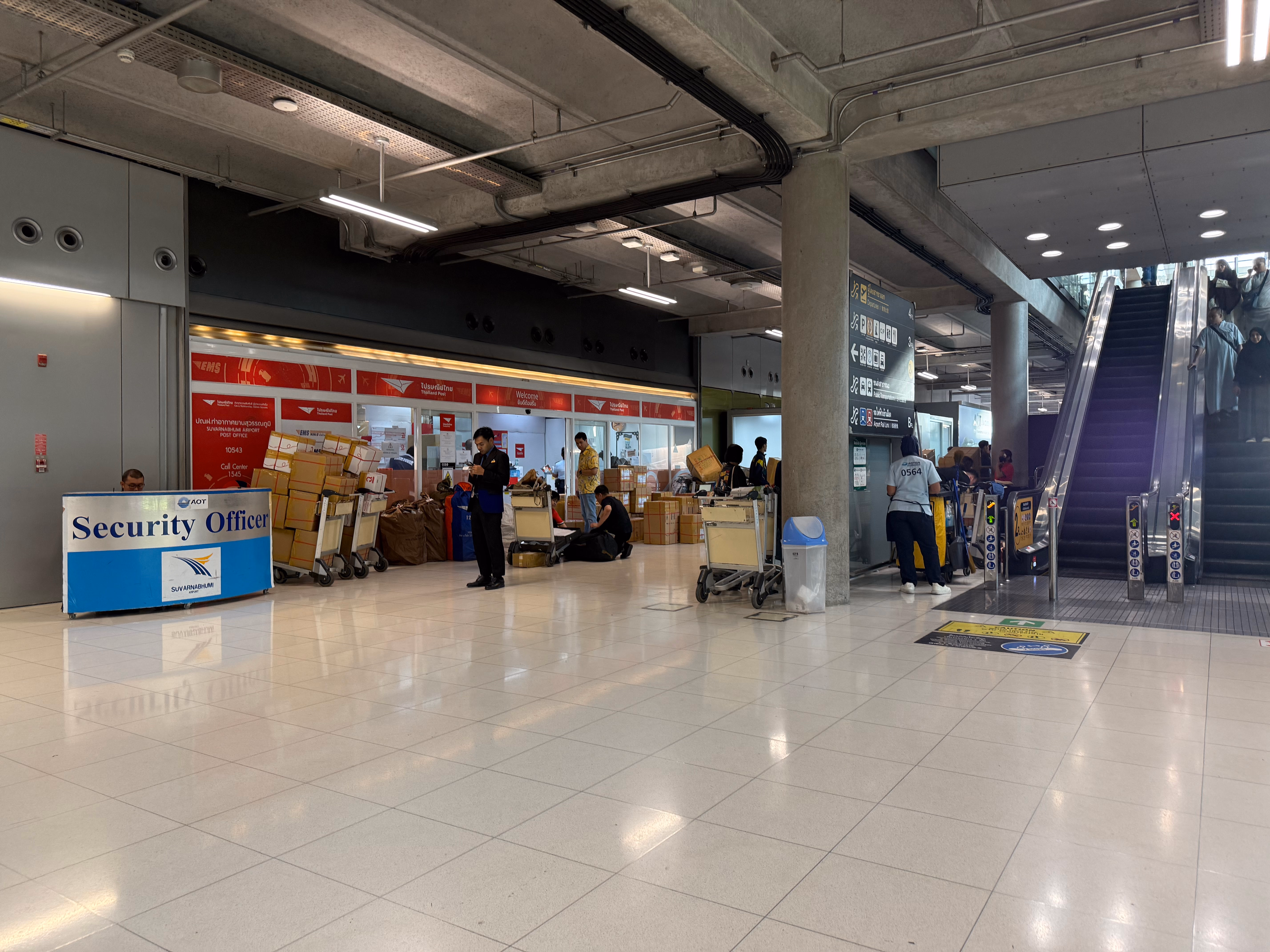 スワンナプーム国際空港から東京にスーツケースを送ってみた